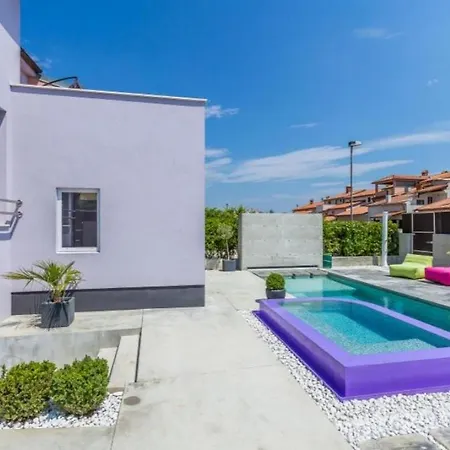 Casa Moderna * 풀라